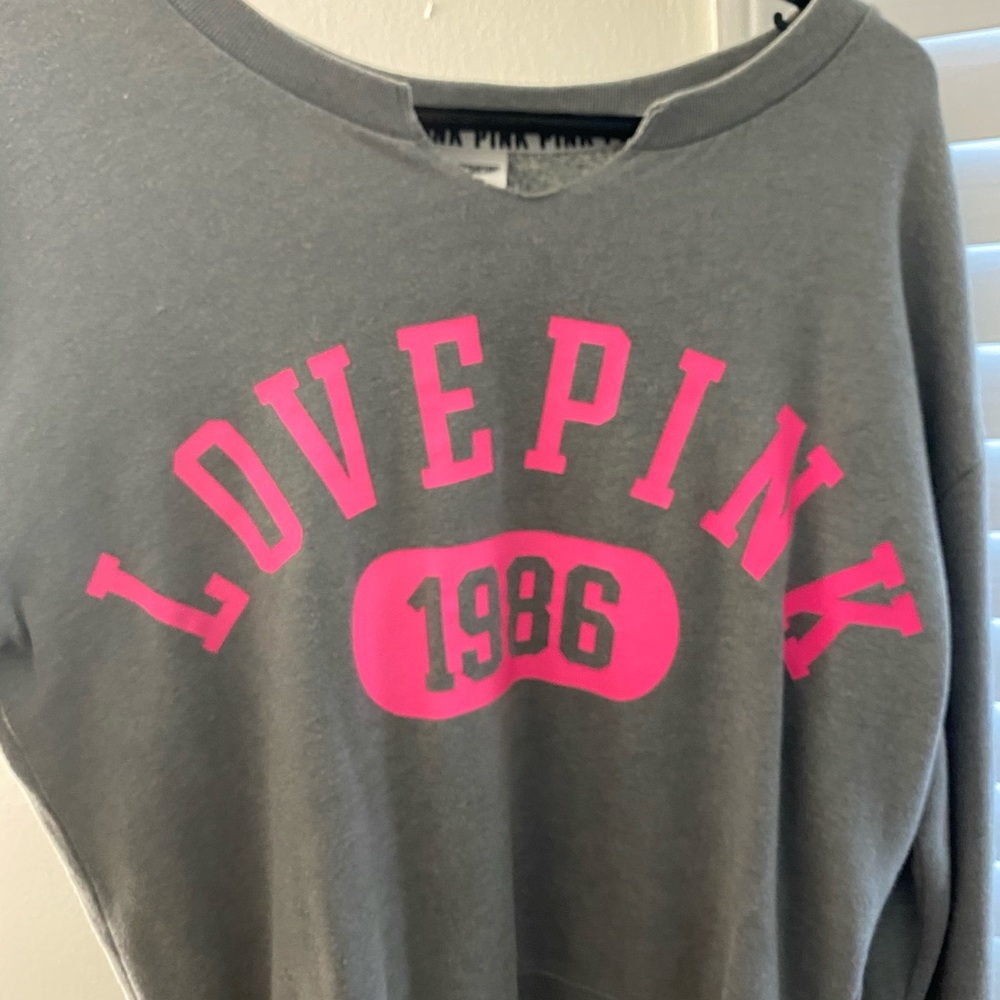 Sweatshirt from pink.